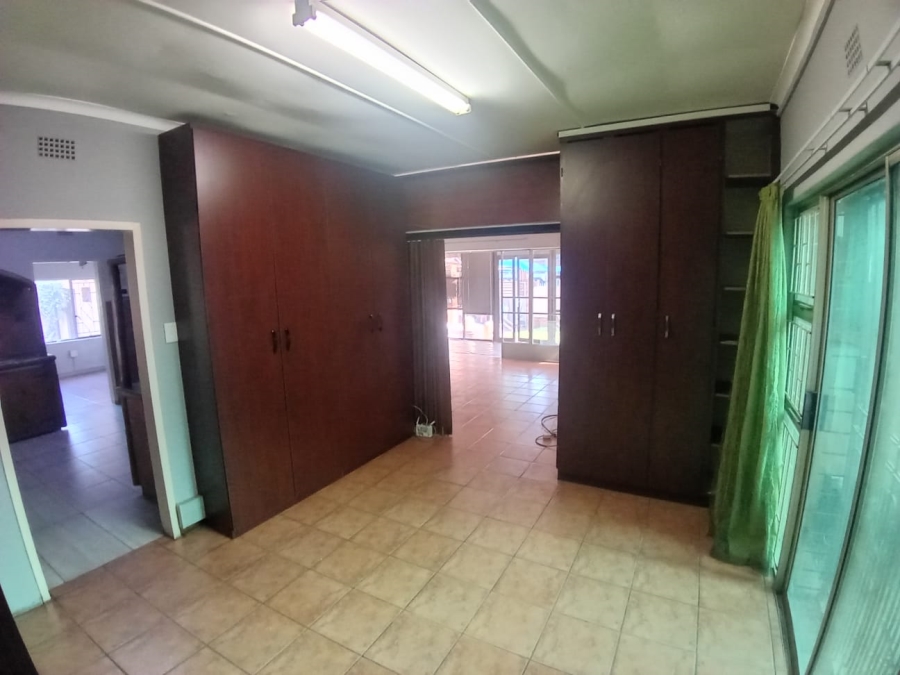 5 Bedroom Property for Sale in Protea Park North West
